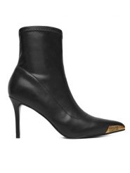 Versace Jeans Couture Botki 79VA3S51 Czarny. Czarne botki damskie Versace Jeans Couture, z jeansu, bez obcasa, na szpilce, bez zapięcia. Za 779.99 zł.