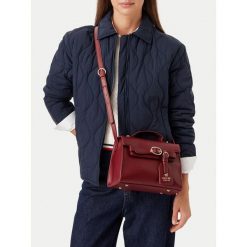 Torebka Beverly Hills Polo Club. Czerwone torebki klasyczne damskie Beverly Hills Polo Club, bez wzorów, bez dodatków. Za 199.99 zł.