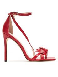 Marciano Guess Sandały 5YGZ34 7368A Czerwony. Czerwone sandały damskie Marciano Guess, z aplikacjami, ze skóry, bez obcasa, na szpilce. Za 854.00 zł.