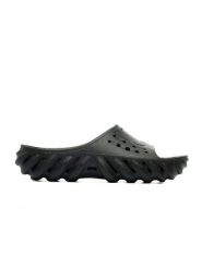 Crocs Klapki "Echo" w kolorze czarnym rozmiar: 39/40. Czarne klapki damskie Crocs, bez wzorów, bez obcasa. Za 154.43 zł.