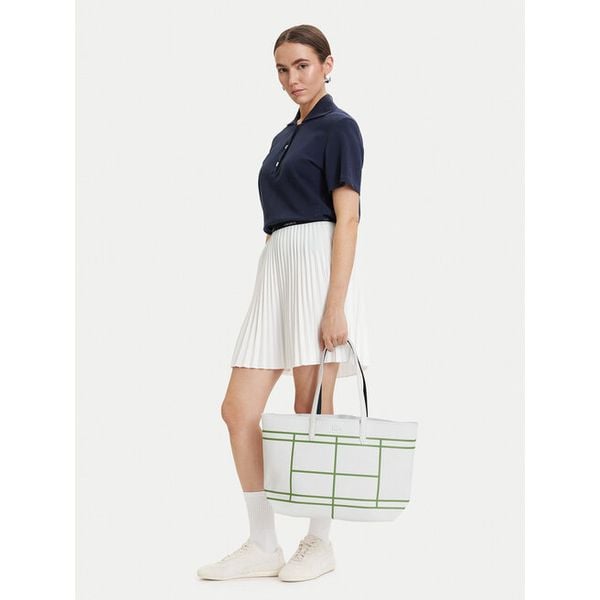 Torebka Lacoste. Niebieskie torebki klasyczne damskie Lacoste, bez wzorów, bez dodatków. Za 484.99 zł.