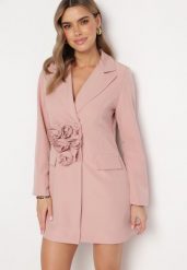 Różowa Marynarka Sukienka Zapinana na Guziki z Kieszeniami i Aplikacją 3D Różyczek Velira. Czerwone marynarki i żakiety damskie Born2be, l, z aplikacjami, eleganckie. Za 169.99 zł.