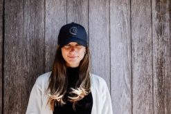 Czapka z daszkiem Kentucky. Niebieskie czapki męskie KENTUCKY HORSEWEAR, bez wzorów, z bawełny. Za 177.50 zł.