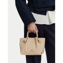 Torebka Beverly Hills Polo Club. Brązowe torebki klasyczne damskie Beverly Hills Polo Club, bez wzorów, bez dodatków. Za 249.99 zł.