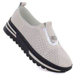 Skórzane półbuty damskie ażurowe na platformie beżowe S.Barski 7092. Brązowe półbuty damskie S.BARSKI, w ażurowe wzory, ze skóry, sportowe, bez obcasa, na koturnie. Za 279.99 zł.