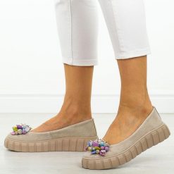 Beżowe skórzane baleriny damskie Filippo Dp6996/25. Brązowe baleriny damskie Filippo, z aplikacjami, z jeansu, bez obcasa, na platformie. Za 229.00 zł.