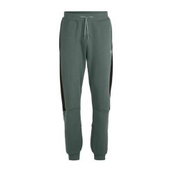 Spodnie męskie FILA Rouvroy. Zielone spodnie dresowe męskie Fila, bez wzorów, z dresówki. Za 159.99 zł.