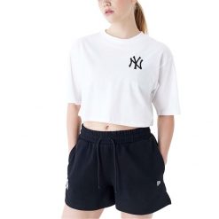 Nowa Koszulka Mlb Le Crop Tee Neyyan Whiblk Damskie. Białe t-shirty damskie New Era, s, bez wzorów, z bawełny, bez kołnierzyka. Za 148.50 zł.
