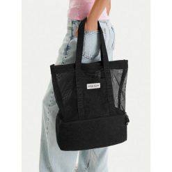 Torebka Guess Jeans. Czarne torebki klasyczne damskie Guess Jeans, z aplikacjami, z jeansu, bez dodatków. Za 189.99 zł.