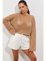 Trendyol Sweter w kolorze beżowym rozmiar: onesize. Brązowe swetry klasyczne damskie Trendyol, bez kołnierzyka. Za 52.42 zł.