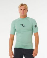 Męska koszulka z krótkim rękawem i filtrem UV WAVES. Zielone t-shirty sportowe męskie Rip Curl, l, z elastanu, bez ramiączek, żeglarskie. Za 119.99 zł.