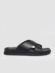Klapki męskie skórzane czarne TT174217 906. Czarne klapki i japonki męskie Big Star, z gumy. Za 199.99 zł.