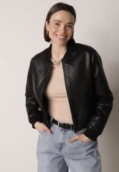 Czarna Przejściowa Kurtka Bomberka z Imitacji Skóry Izanelia. Czarne kurtki damskie Born2be, l, bez wzorów, z jeansu, bez kaptura. Za 119.99 zł.