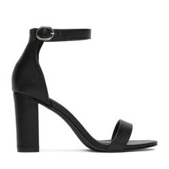 Sandały Jenny Fairy. Czarne sandały damskie Jenny Fairy, bez wzorów, bez obcasa, na słupku. Za 99.99 zł.