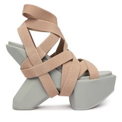 Sandały United Nude. Brązowe sandały damskie United Nude, bez wzorów, bez obcasa, na koturnie. Za 1,819.00 zł.