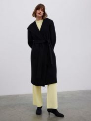 BGN Płaszcz przejściowy w kolorze czarnym rozmiar: 34. Czarne płaszcze damskie BGN, bez wzorów, z tkaniny. Za 271.03 zł.