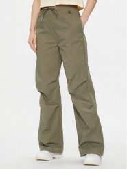 Calvin Klein Jeans Spodnie materiałowe Parachute Pant J20J222609 Khaki Regular Fit. Brązowe jeansy damskie Calvin Klein Jeans, bez wzorów, z jeansu. Za 409.99 zł.