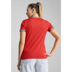 Damska koszulka domowa Portugalia 2025 PUMA Sport Red Sugared Almond Beige. Brązowe bluzki sportowe damskie Puma, xl, bez wzorów, bez ramiączek. Za 419.00 zł.
