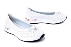 Filippo DP6718/26 WH, półbuty damskie. Białe półbuty damskie Filippo, bez wzorów, ze skóry, bez obcasa. Za 164.90 zł.