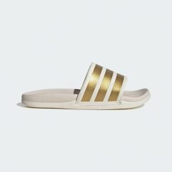 Klapki Adilette Comfort 2.0. Białe klapki damskie Adidas, bez wzorów, bez obcasa. Za 199.00 zł.
