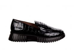 Mokasyny Wonders A-4402 Garda Negro 138039, Czarny, Skóra lakierowana - 39. Czarne mokasyny damskie Wonders, z lakierowanej skóry. W wyprzedaży za 509.99 zł.