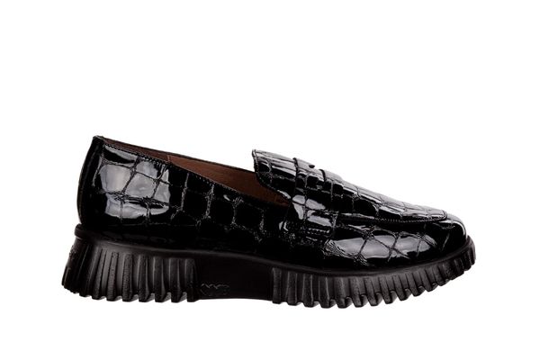 Mokasyny Wonders A-4402 Garda Negro 138039, Czarny, Skóra lakierowana - 40. Czarne mokasyny damskie Wonders, z lakierowanej skóry. W wyprzedaży za 419.99 zł.