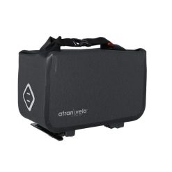 Torba rowerowa na bagażnik „Travel AVS”. Czarne torebki klasyczne damskie ATRAN VELO, bez wzorów, bez dodatków. W wyprzedaży za 440.10 zł.