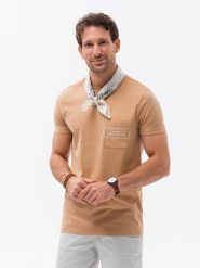 T-shirt męski bawełniany z nadrukiem na kieszonce - jasnobrązowy V6. Brązowe t-shirty męskie Ombre Clothing, m, bez wzorów, z bawełny, bez kołnierzyka. W wyprzedaży za 29.99 zł.