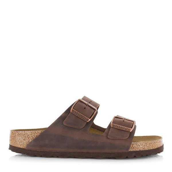 Klapki unisex Birkenstock Arizona. Brązowe klapki damskie Birkenstock, bez wzorów, z materiału, bez obcasa. Za 399.00 zł.