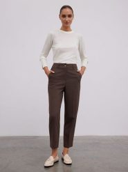 BGN Spodnie w kolorze brązowym rozmiar: 38. Brązowe spodnie materiałowe damskie BGN, bez wzorów, z materiału. Za 174.43 zł.