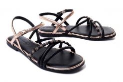 TAMARIS 28116-28 098 black combination, sandały damskie. Czarne sandały damskie Tamaris, bez wzorów, z gumy, bez obcasa, na obcasie. Za 129.95 zł.