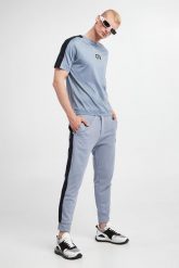 Spodnie dresowe męskie EMPORIO ARMANI. Spodnie dresowe męskie Emporio Armani, bez wzorów, z dresówki. W wyprzedaży za 550.42 zł.