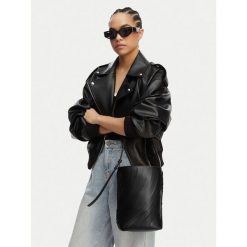 Torebka Emporio Armani. Czarne torebki klasyczne damskie Emporio Armani, bez wzorów, bez dodatków. Za 2,959.00 zł.