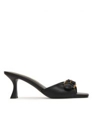 Guess Klapki FLJDI3 ELE03 Czarny. Czarne klapki damskie Guess, z aplikacjami, ze skóry, bez obcasa. Za 530.99 zł.