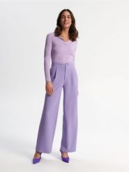 Sweter z wiskozą - fioletowy. Fioletowe swetry klasyczne damskie Sinsay, l, ze skóry, bez kołnierzyka. Za 39.99 zł.