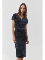 TATUUM Sukienka "Aksa" w kolorze granatowym rozmiar: XL. Niebieskie sukienki damskie Tatuum, na co dzień, xl, bez wzorów, bez kołnierzyka, bez ramiączek, midi, proste. Za 174.43 zł.