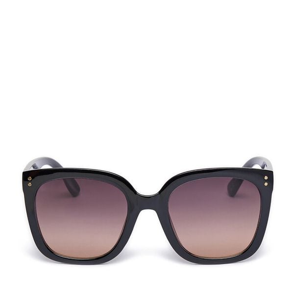 Okulary przeciwsłoneczne JENNY. Czarne okulary przeciwsłoneczne damskie Jenny. Za 39.99 zł.