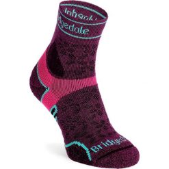 Skarpety biegowe damskie Bridgedale LT T2 Merino Sport 3/4 - damson. Fioletowe skarpetki damskie Bridgedale, bez wzorów. Za 74.99 zł.