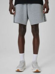 4F Szorty dresowe w kolorze szarym rozmiar: L. Szare szorty męskie 4f, z dresówki, bez kołnierzyka. Za 79.03 zł.