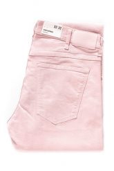 WRANGLER SPODNIE MĘSKIE LARSTON CHALK PINK W18SSH26C 112127633. Różowe spodnie materiałowe męskie Wrangler, bez wzorów, z jeansu. W wyprzedaży za 89.99 zł.