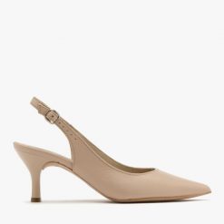 Beżowe czółenka typu slingback MICHELLE. Brązowe czółenka damskie Ryłko, bez wzorów, z lakierowanej skóry, bez obcasa, na obcasie. Za 349.99 zł.