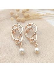 Atelier MIU Pozłacane kolczyki-wkrętki z perłami syntetycznymi rozmiar: onesize. Żółte kolczyki damskie atelier MIU, z perłą, pozłacane. Za 39.99 zł.