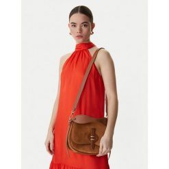 Torebka Coccinelle. Brązowe torebki klasyczne damskie Coccinelle, bez wzorów, bez dodatków. Za 1,579.00 zł.