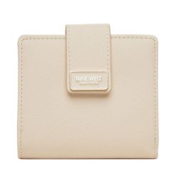 Portfel Nine West. Brązowe portfele damskie Nine West, bez wzorów. Za 69.99 zł.