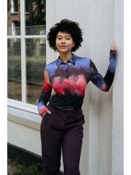 &Co Woman Bluzka "Lotte" ze wzorem rozmiar: XL. Czarne bluzki damskie &Co Woman, xl, bez wzorów, bez kołnierzyka, bez ramiączek. Za 135.49 zł.