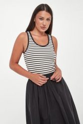 Top damski prążkowany w paski Multik WEEKEND MAX MARA. Topy damskie Weekend Max Mara, l, bez wzorów, prążkowane, bez kołnierzyka. Za 339.00 zł.