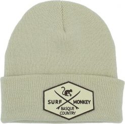 Czapka beanie – haftowane logo / organiczna / rozmiar uniwersalny (biała). Białe czapki męskie SURF MONKEY, z aplikacjami, z bawełny. Za 139.95 zł.