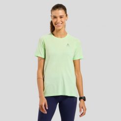 Koszulka damska Odlo ESSENTIAL SEAMLESS T-shirt crew neck l/s. Zielone t-shirty damskie Odlo, l, bez wzorów, bez kołnierzyka. Za 219.99 zł.