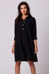 Luźna sukienka z kołnierzykiem guzikami i kieszeniami czarna. Czarne sukienki damskie Bewear, do pracy, xl, bez wzorów, z materiału, biznesowe, bez kołnierzyka, bez ramiączek, trapezowe. Za 339.00 zł.