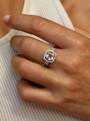 Les Petites Précieuses Pozłacany pierścionek z kamieniami szlachetnymi rozmiar: 56. Różowe pierścionki damskie Les Petites Précieuses, z cyrkonią, pozłacane. Za 395.94 zł.